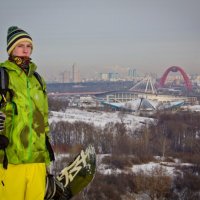 A little green man whith the snowboard :: andre bakhvalov