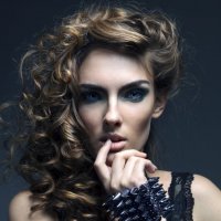 Curls :: Лара Револьт