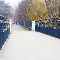 мост любви в Кривом Роге :: АНДРЕЙ федорцов