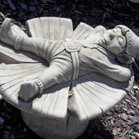 Садовая скульптура "Спящий гномик" :: Natalia Harries