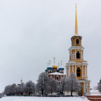 Успенский собор и колокольня :: Алексей Агалаков