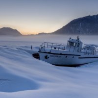 Морозное утро на спящем озере :: Валентина Кобзева