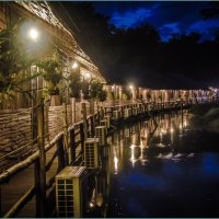 Ночь на реке Квай,гостиница на воде :: Людмила Комарова
