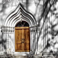 Врата церкви. :: Александр Калинин