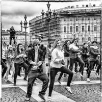 Gangam Style - на Дворцовой площади в Санкт-Петербурге. :: Vladimir Kraft