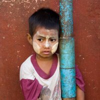 Ребёнок на рынке, Янгон. :: Олег Грачёв