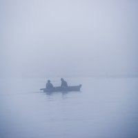 Лодка в тумане :: Алексей Вуколов
