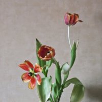 Натюрморт с тюльпанами :: vik zhavoronka