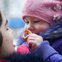 "Масленые" лица :: Ева Олерских