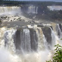 Водопад Игуасу с Бразильской стороны :: Геннадий Мельников