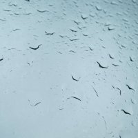 Капли дождя на окне машины :: Алексей Кузьмин