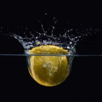 Апельсин в воде :: Василий Либко