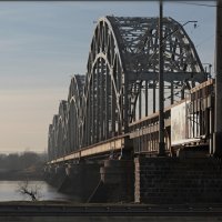 Там за быстрой рекой, что течет по судьбе... :: Роман Оливар