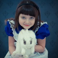 Алиса и кролик :: Елена Оберник