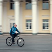 не живется деду без велосипеда :: Татьяна Исаева-Каштанова