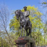 Памятник Рокоссовскому :: Дмитрий Сушкин