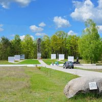 Памятник  у  деревни  Брынцалово. :: Валера39 Василевский.