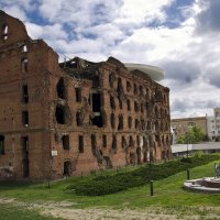 Памятник Великой Отечественной Войны "Разрушенная мельница" :: Наталья 