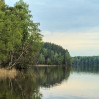 Зеленый берег озера :: Славомир Вилнис