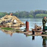 Весенняя рыбалка на Соже в Гомеле :: yuri zaitsev