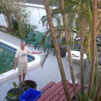 Дворик после урагана Вилма во Флориде. :: Владимир Смольников