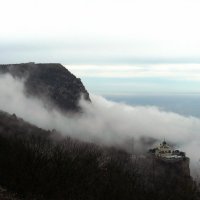 Туман с моря.(Форос ,январь 2012) :: Александр Герасенков