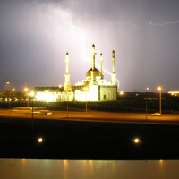 Молния над Нур Астаной :: Рустем Жансеитов