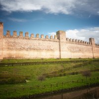 Читаделла — город-крепость, окруженный по периметру оборонительной стеной, которая великолепно сохра :: Олег 