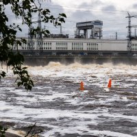 Сброс воды на Камской ГЭС :: Александр Лядов