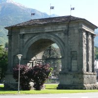 Триумфальная арка 14 века в Аосте,северная Италия. :: Natalia Mixa 