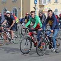 Северодвинск. Велопарад. И здесь близнецы :: Владимир Шибинский