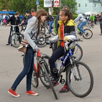 Северодвинск. Велопарад. Девичьи разборки :: Владимир Шибинский