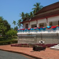 Королевский дворец в Луанг Прабанге :: Евгений Печенин