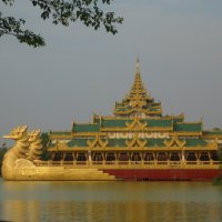 Каравейк парк , Ресторан,Янгон, Бирма :: Наталья Елизарова