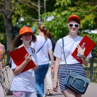 Городские зарисовки. Современники и современницы. :: Геннадий Александрович