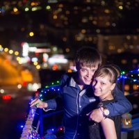 Красивая пара на фоне ночного города :: Евгения Кец
