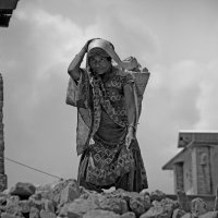 Непал.Разбор завалов в Сваямбунатхе. :: Михаил Рогожин