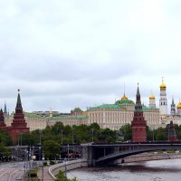 Вид на Кремль с Патриаршьего моста :: Владимир Болдырев