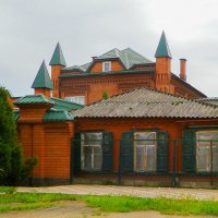 Городские контрасты :: Юлия Бабитко