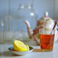 Натюрморт с чаем и лимоном :: Александра Каменная