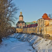 Апрельским вечером у Свято-Троицкой Александро-Невской лавры :: Валентин Яруллин