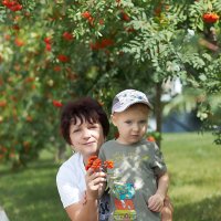 бабушкина теплота)) и суровый внучек))) :: Екатерина 