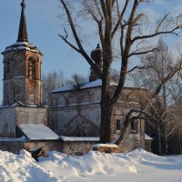 пос. Пыскор. Заброшенная церковь. :: Татьяна Крэчун