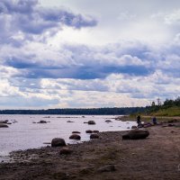 Рыбаки на берегу :: Людмила Сафина