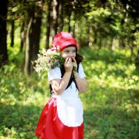 Красная шапочка :: Елизавета Ковылина