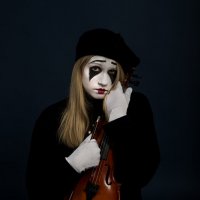Печаль моя скрипка... :: Сергей Корзенников
