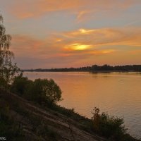 Сентябрьский вечер на Волге. :: Виктор Евстратов