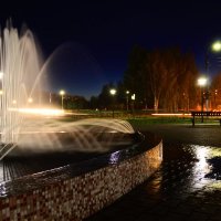 Ночной фонтан :: dmitriy-vdv 