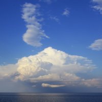 Облако над морем :: Олег Николаев