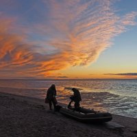 Северодвинск. Прогулка у моря. Солнце зашло, рыбалка закончена :: Владимир Шибинский